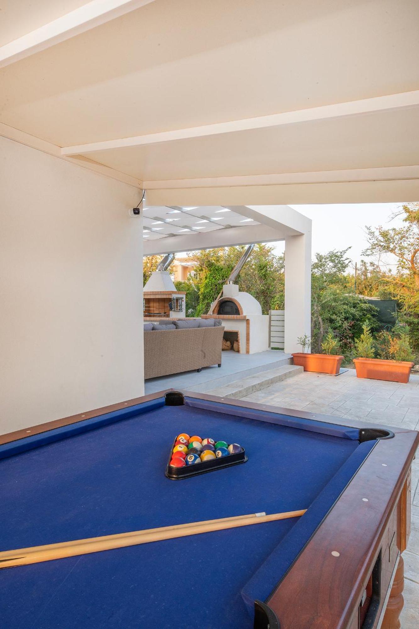 Villa Ami, Roda, Corfu: 10 Guests, Heated Pool, Private Mini Golf, Pool Table & More!! Roda (Corfu) Exterior foto